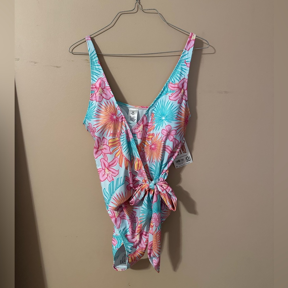 NWT-Member’s Mark women’s swimsuit